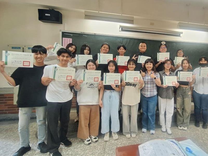 嘉大語言中心展現專業實力　協助外籍生華測通過率勇奪91%與100%