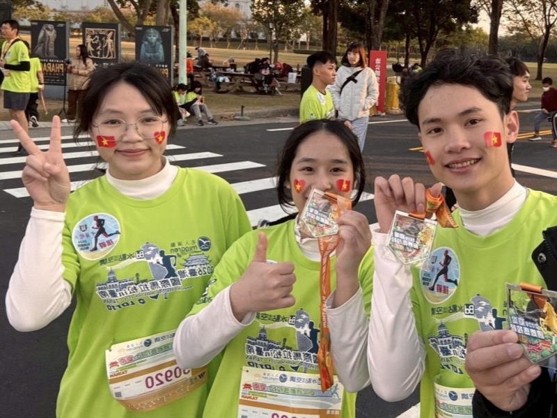 中華醫大境外學生熱情參與2026臺灣國際馬拉松　展現多元國際校園活力